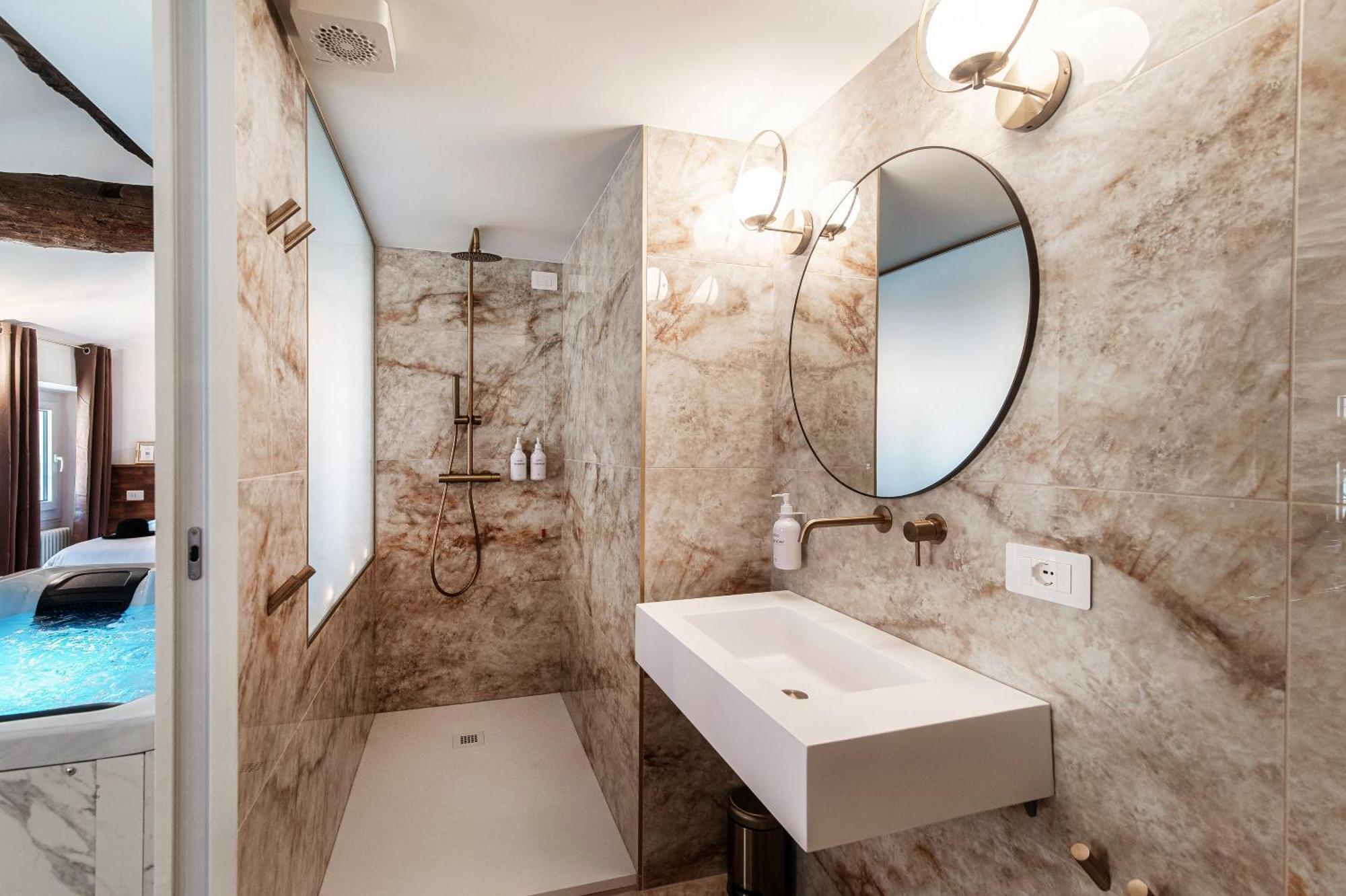 Sahara & Amazzonia Luxury Rooms- The House Of Travelers Como Exterior foto
